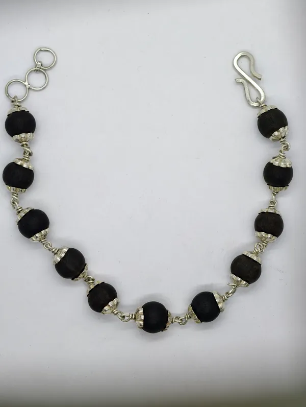 Silver_And_Black_Karungali_Bracelet_11_Beads_8_Mm_Spiritual_Wrist_Bracelet