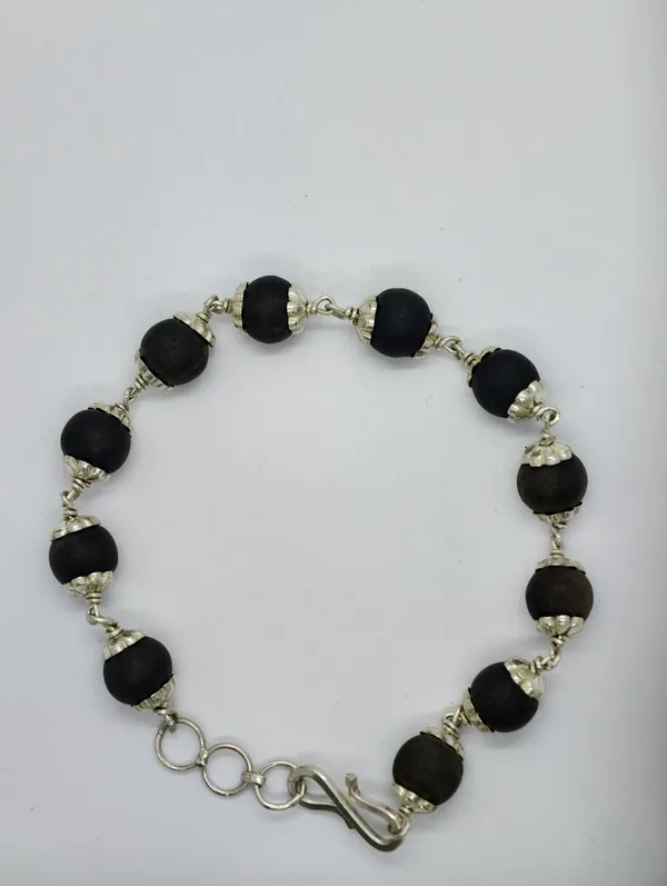 Silver_And_Black_Karungali_Bracelet_11_Beads_8_Mm_Spiritual_Wrist_Bracelet