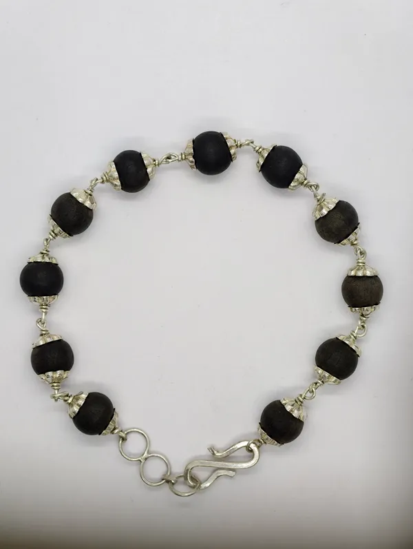 Silver_And_Black_Karungali_Bracelet_11_Beads_8_Mm_Spiritual_Wrist_Bracelet