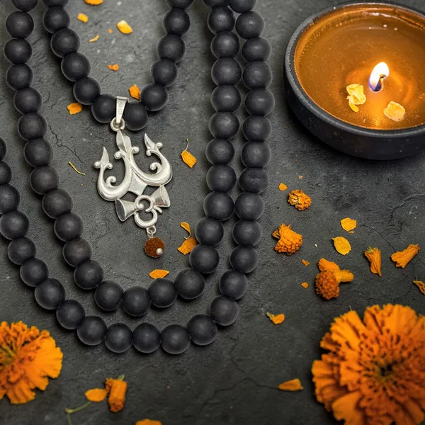 Silver_And_Black_Trishul_Pendant_For_Unisex