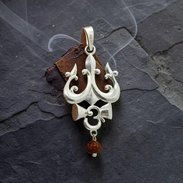 Silver_Trishul_Pendant_For_Unisex