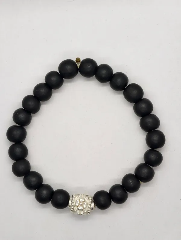 Silver_And_Black_Karungali_Band_30_Beads_8_Mm_Spiritual_Wrist_Band