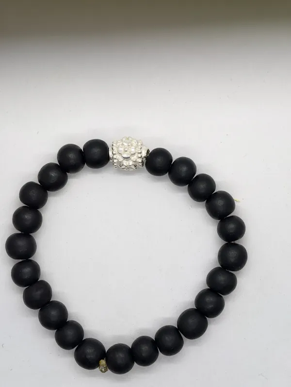 Silver_And_Black_Karungali_Band_30_Beads_8_Mm_Spiritual_Wrist_Band