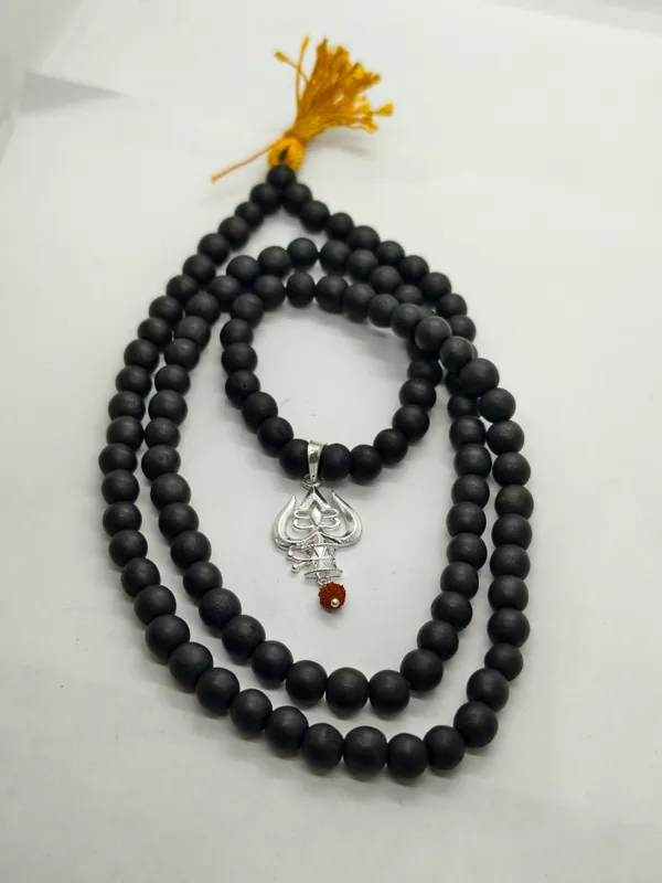 Silver_And_Black_Trishul_Pendant_For_Unisex