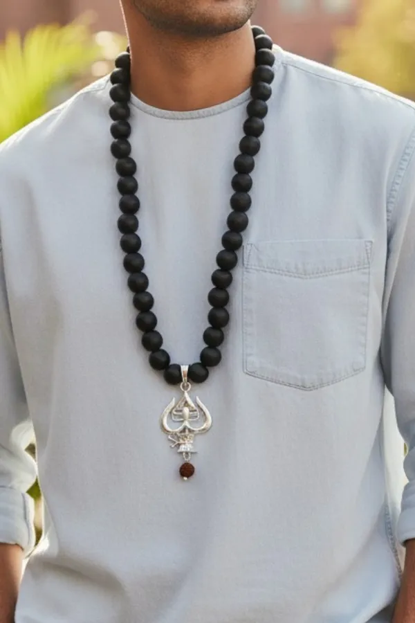 Silver_And_Black_Trishul_Pendant_For_Unisex