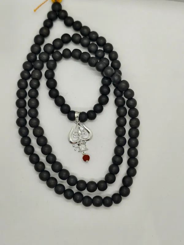 Silver_And_Black_Trishul_Pendant_For_Unisex