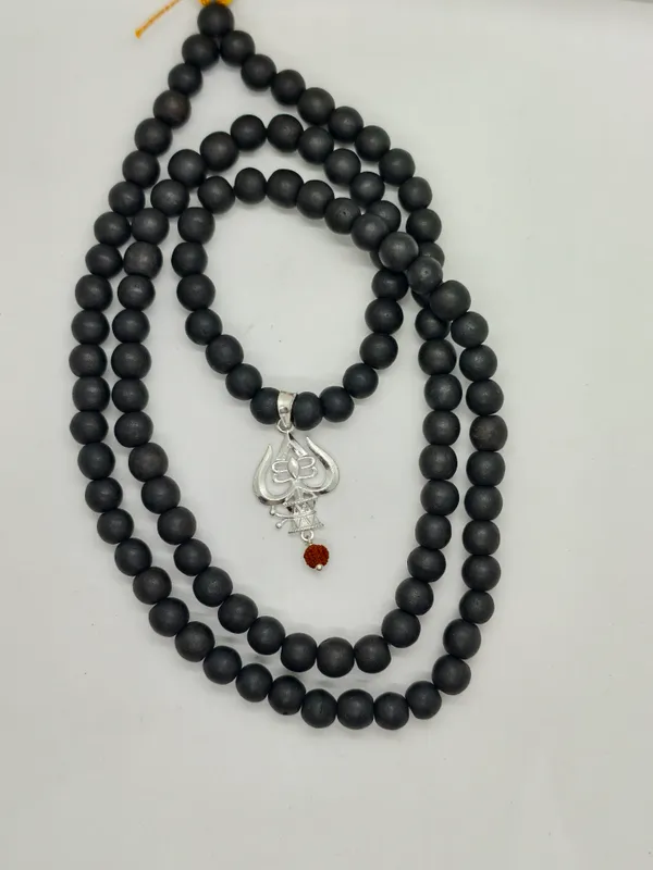 Silver_And_Black_Trishul_Pendant_For_Unisex