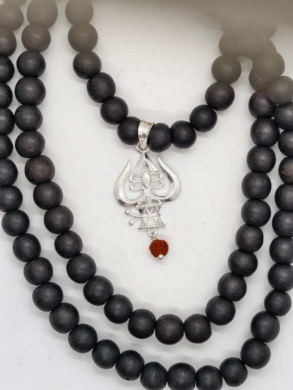 Silver_And_Black_Trishul_Pendant_For_Unisex