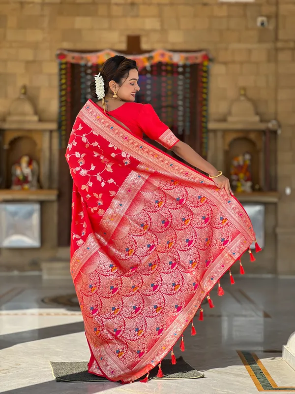 Red_Soft_Banarasi_Silk_Saree_With_Zari_Weaving_Meenakari_Touchup_Design_All_Over_The_Saree_And_Meenakari_Weaving_Rich_Pallu_For_Women
