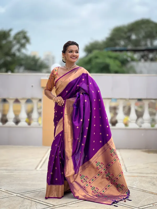 Magenta_Soft_Pethani_Silk_Saree_With_Zari_Weaving_Motifs_Design_And_Meenakari_Weaving_Rich_Pallu_With_Meenakari_Weaving_Double_Munia_Border_And_Tassels_Attached_At_Pallu_End_Blouse_For_Women