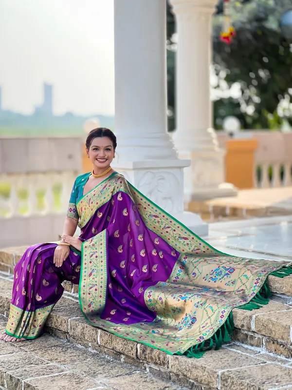Magenta_Soft_Pethani_Silk_Saree_With_Zari_Weaving_Motifs_Design_And_Meenakari_Weaving_Rich_Pallu_With_Meenakari_Weaving_Border_And_Tassels_Attached_At_Pallu_End_Blouse_For_Women