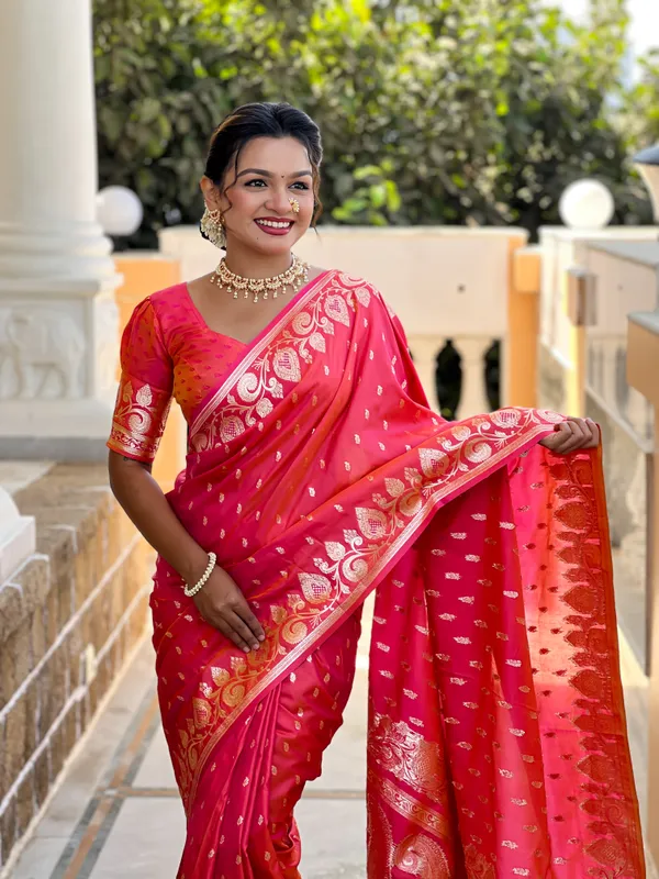 Gajri_Pink_Soft_Banarasi_Silk_Saree_With_Zari_Weaving_Design_All_Over_The_Saree_And_Zari_Weaving_Rich_Pallu_With_Meenakari_Weaving_Border_And_Tassels_Attached_At_Pallu_End_Blouse_For_Women