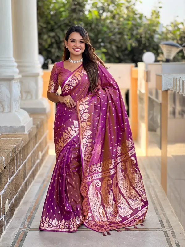 Onion_Soft_Banarasi_Silk_Saree_With_Zari_Weaving_Design_All_Over_The_Saree_And_Zari_Weaving_Rich_Pallu_With_Meenakari_Weaving_Border_And_Tassels_Attached_At_Pallu_End_Blouse_For_Women