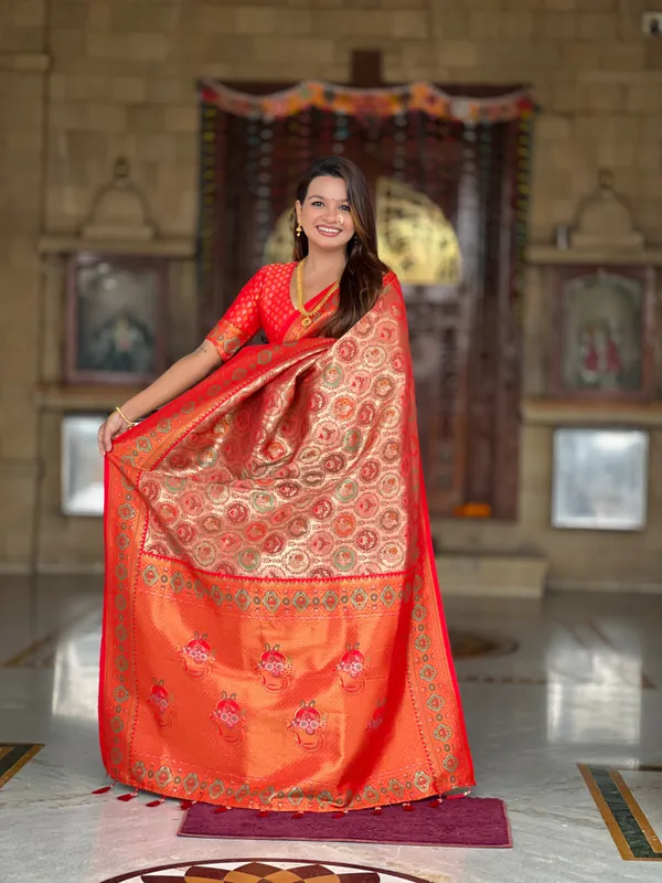 Red_Soft_Kanjivaram_Silk_Saree_With_Zari_Weaving_Meenakari_Design_All_Over_The_Saree_And_Meenakari_Weaving_Rich_Pallu_For_Women