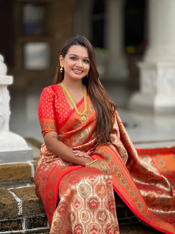Red_Soft_Kanjivaram_Silk_Saree_With_Zari_Weaving_Meenakari_Design_All_Over_The_Saree_And_Meenakari_Weaving_Rich_Pallu_For_Women