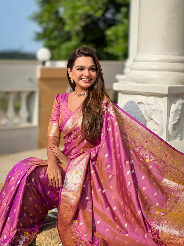 Onion_Soft_Banarasi_Silk_Saree_With_Zari_Weaving_Meenakari_Touchup_Design_All_Over_The_Saree_And_Meenakari_Weaving_Rich_Pallu_For_Women