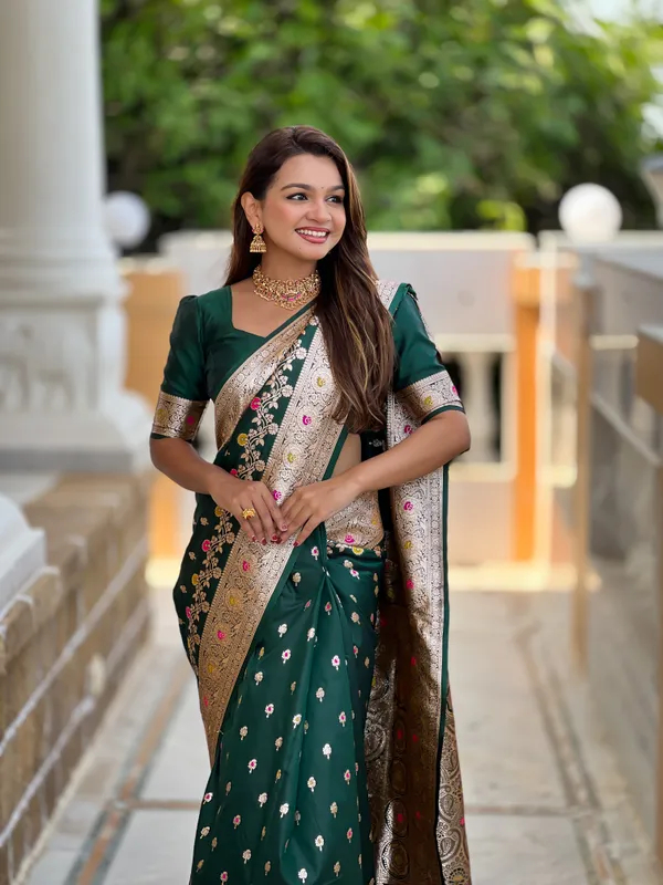 Green_Soft_Banarasi_Silk_Saree_With_Zari_Weaving_Meenakari_Touchup_Design_All_Over_The_Saree_And_Meenakari_Weaving_Rich_Pallu_For_Women