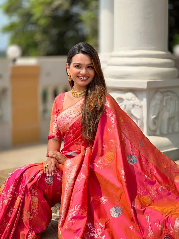 Gajri_Pink_Soft_Banarasi_Silk_Saree_With_Zari_Weaving_Meenakari_Touchup_Design_All_Over_The_Saree_And_Meenakari_Weaving_Rich_Pallu_For_Women
