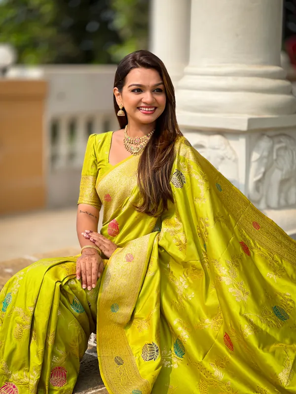 Parrot_Green_Soft_Banarasi_Silk_Saree_With_Zari_Weaving_Meenakari_Touchup_Design_All_Over_The_Saree_And_Meenakari_Weaving_Rich_Pallu_For_Women