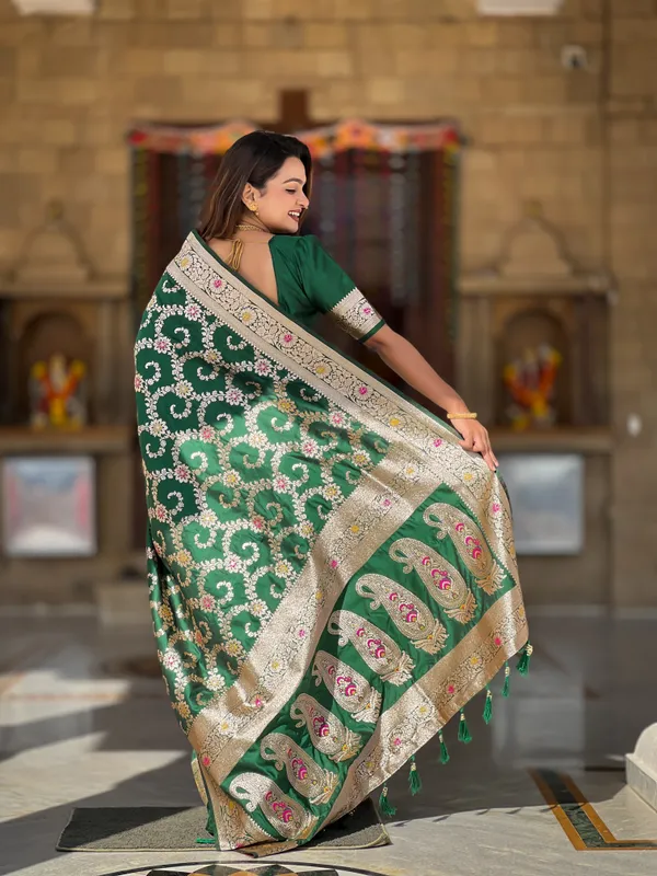 Green_Soft_Banarasi_Silk_Saree_With_Zari_Weaving_Meenakari_Touchup_Design_All_Over_The_Saree_And_Meenakari_Weaving_Rich_Pallu_For_Women