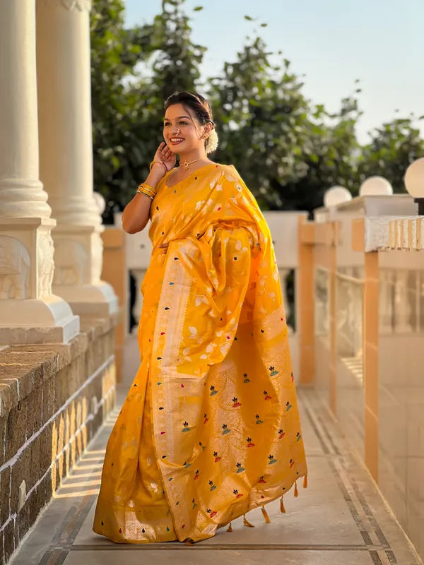 Yellow_Soft_Banarasi_Silk_Saree_With_Zari_Weaving_Meenakari_Touchup_Design_All_Over_The_Saree_And_Meenakari_Weaving_Rich_Pallu_For_Women