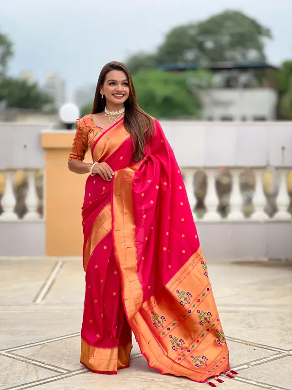 Rani_Pink_Soft_Pethani_Silk_Saree_With_Zari_Weaving_Motifs_Design_And_Meenakari_Weaving_Rich_Pallu_With_Meenakari_Weaving_Double_Munia_Border_And_Tassels_Attached_At_Pallu_End_Blouse_For_Women