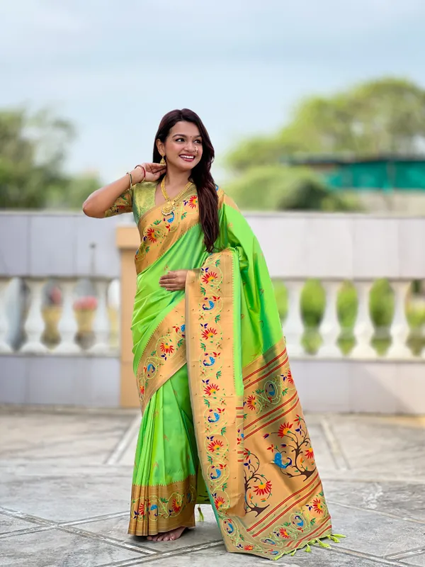 Green_Soft_Pethani_Silk_Saree_With_Zari_Weaving_Meenakari_Motifs_Design_And_Meenakari_Weaving_Rich_Pallu_With_Meenakari_Weaving_Border_And_Tassels_Attached_At_Pallu_End_Blouse_For_Women
