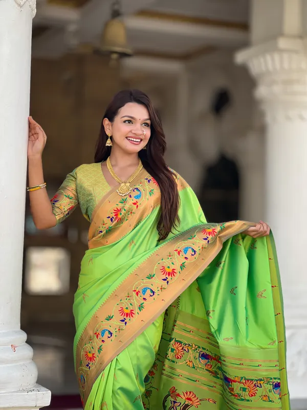 Green_Soft_Pethani_Silk_Saree_With_Zari_Weaving_Meenakari_Motifs_Design_And_Meenakari_Weaving_Rich_Pallu_With_Meenakari_Weaving_Border_And_Tassels_Attached_At_Pallu_End_Blouse_For_Women