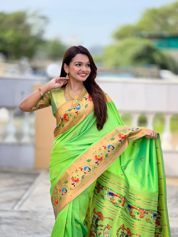 Green_Soft_Pethani_Silk_Saree_With_Zari_Weaving_Meenakari_Motifs_Design_And_Meenakari_Weaving_Rich_Pallu_With_Meenakari_Weaving_Border_And_Tassels_Attached_At_Pallu_End_Blouse_For_Women