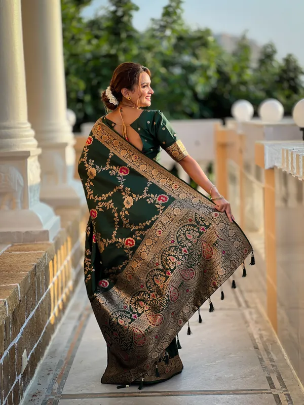 Green_Soft_Banarasi_Silk_Saree_With_Zari_Weaving_Meenakari_Touchup_Design_All_Over_The_Saree_And_Meenakari_Weaving_Rich_Pallu_For_Women