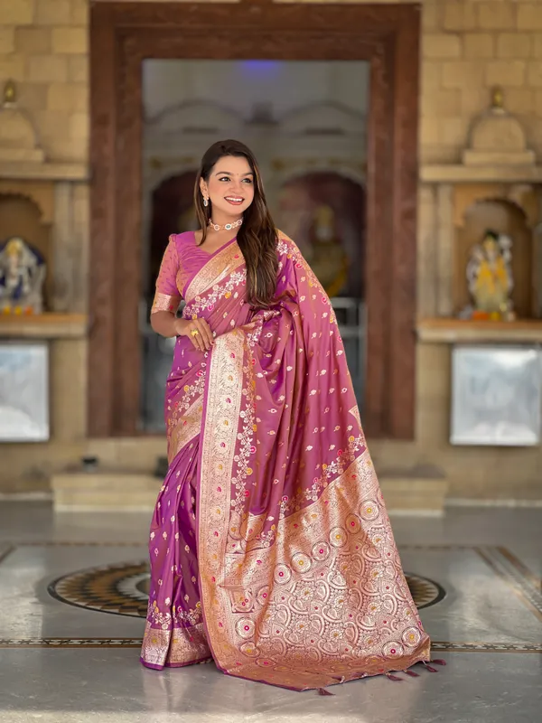 Onion_Soft_Banarasi_Silk_Saree_With_Zari_Weaving_Meenakari_Touchup_Design_All_Over_The_Saree_And_Meenakari_Weaving_Rich_Pallu_For_Women
