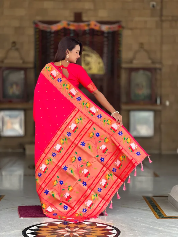 Pink_Soft_Pethani_Silk_Saree_With_Zari_Weaving_Motifs_Design_And_Meenakari_Weaving_Rich_Pallu_With_Meenakari_Weaving_Border_And_Tassels_Attached_At_Pallu_End_Blouse_For_Women