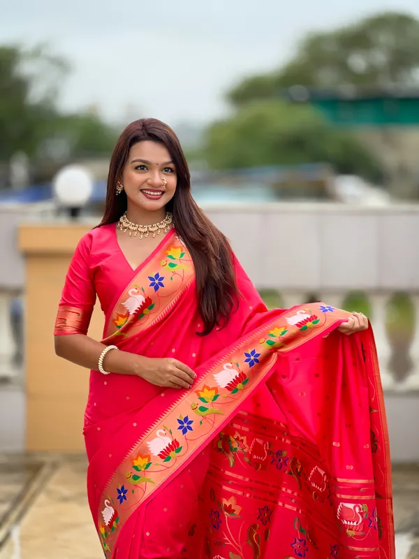 Pink_Soft_Pethani_Silk_Saree_With_Zari_Weaving_Motifs_Design_And_Meenakari_Weaving_Rich_Pallu_With_Meenakari_Weaving_Border_And_Tassels_Attached_At_Pallu_End_Blouse_For_Women