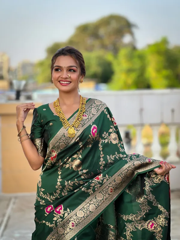 Green_Soft_Banarasi_Silk_Saree_With_Zari_Weaving_Meenakari_Touchup_Design_All_Over_The_Saree_And_Meenakari_Weaving_Rich_Pallu_For_Women