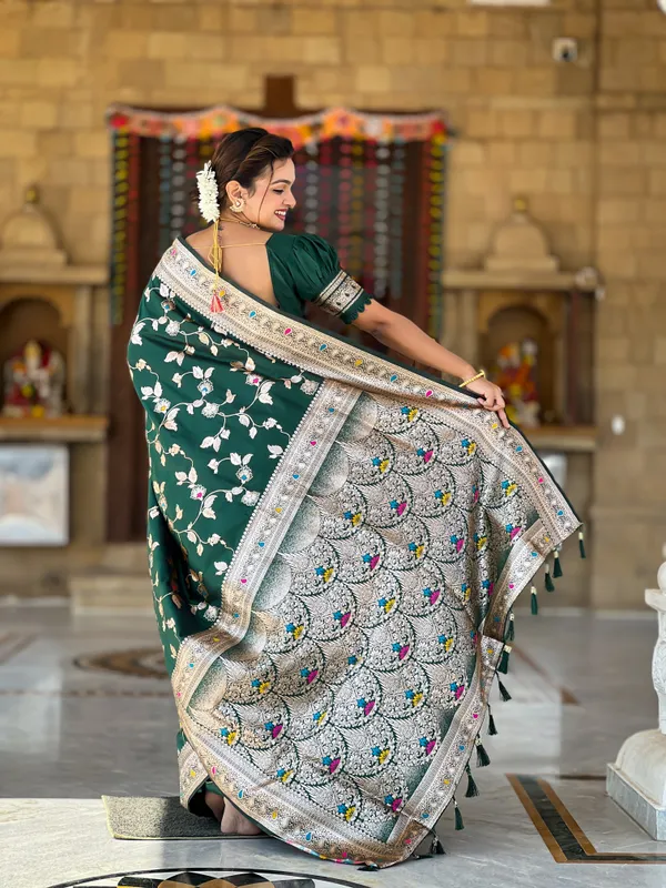 Green_Soft_Banarasi_Silk_Saree_With_Zari_Weaving_Meenakari_Touchup_Design_All_Over_The_Saree_And_Meenakari_Weaving_Rich_Pallu_For_Women