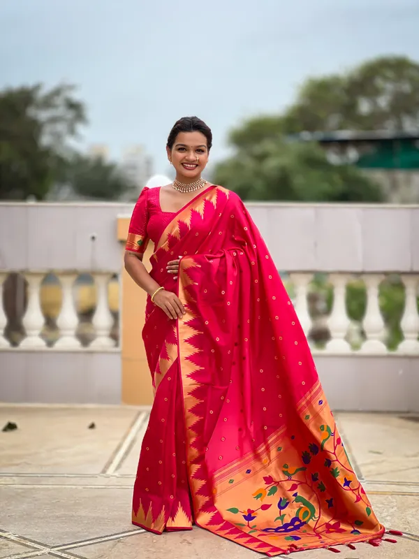 Rani_Pink_Soft_Pethani_Silk_Saree_With_Zari_Weaving_Motifs_Design_And_Meenakari_Weaving_Rich_Pallu_With_Temple_Weaving_Border_And_Tassels_Attached_At_Pallu_End_Blouse_For_Women