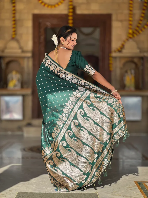 Green_Soft_Banarasi_Silk_Saree_With_Zari_Weaving_Design_All_Over_The_Saree_And_Zari_Weaving_Rich_Pallu_With_Meenakari_Weaving_Border_And_Tassels_Attached_At_Pallu_End_Blouse_For_Women