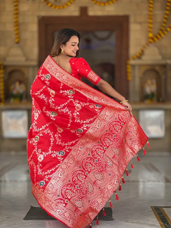 Red_Soft_Banarasi_Silk_Saree_With_Zari_Weaving_Meenakari_Touchup_Design_All_Over_The_Saree_And_Meenakari_Weaving_Rich_Pallu_For_Women