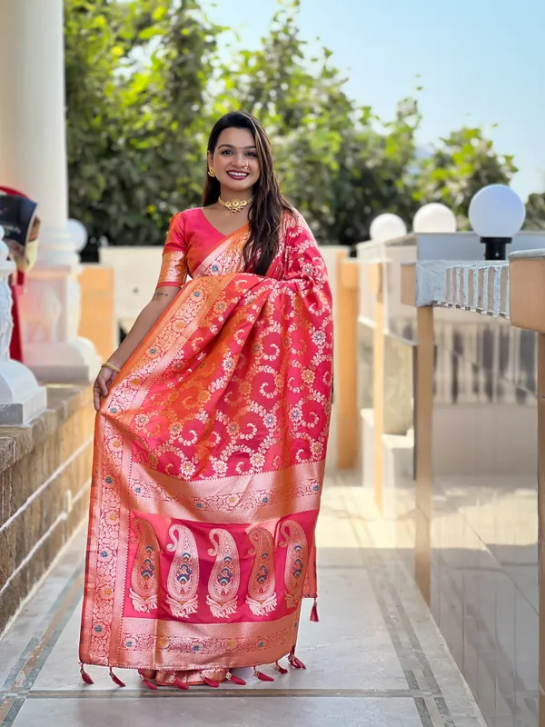 Gajri_Pink_Soft_Banarasi_Silk_Saree_With_Zari_Weaving_Meenakari_Touchup_Design_All_Over_The_Saree_And_Meenakari_Weaving_Rich_Pallu_For_Women