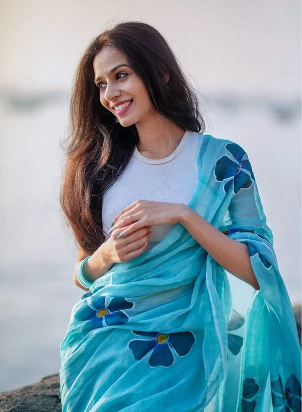 Traditional_Linen_Cotton_Saree_–_Perfect_for_Daily_&_Festive_Wear_–_Soft_&_Lightweight