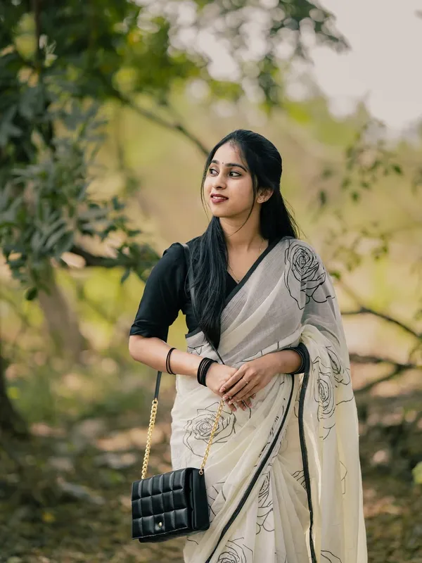 Traditional_Linen_Cotton_Saree_–_Perfect_for_Daily_&_Festive_Wear_–_Soft_&_Lightweight