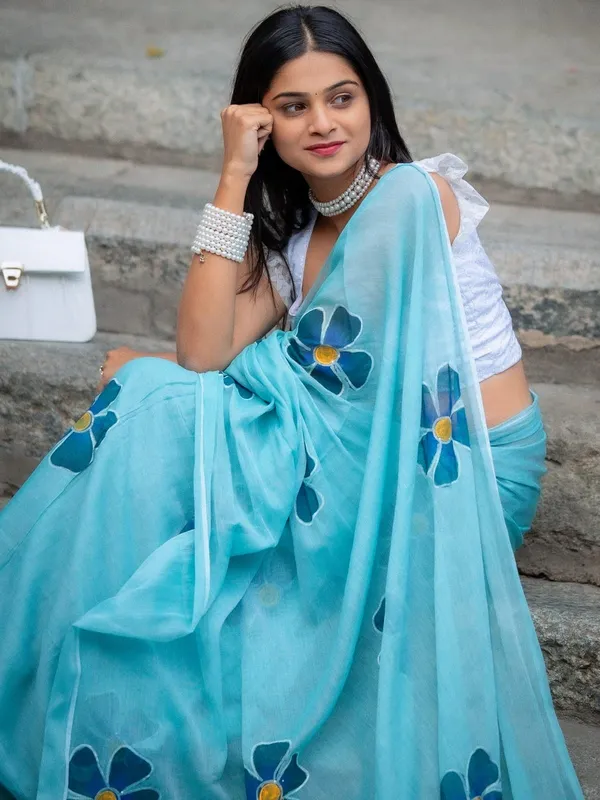 Traditional_Linen_Cotton_Saree_–_Perfect_for_Daily_&_Festive_Wear_–_Soft_&_Lightweight
