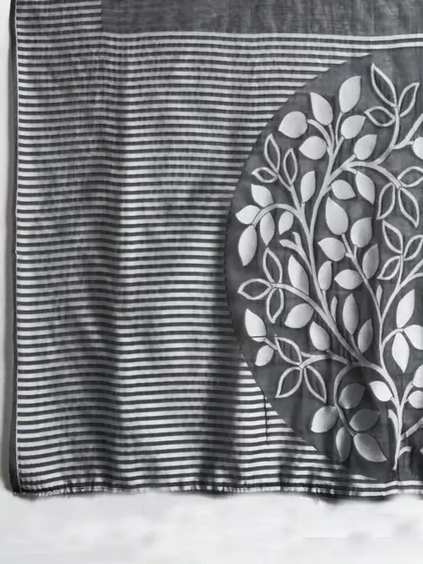 Traditional_Linen_Cotton_Saree_–_Perfect_for_Daily_&_Festive_Wear_–_Soft_&_Lightweight