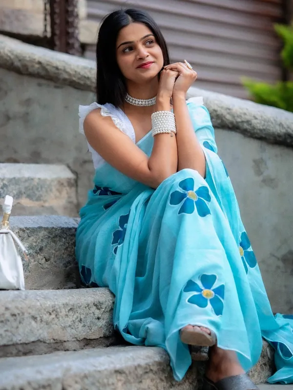 Traditional_Linen_Cotton_Saree_–_Perfect_for_Daily_&_Festive_Wear_–_Soft_&_Lightweight