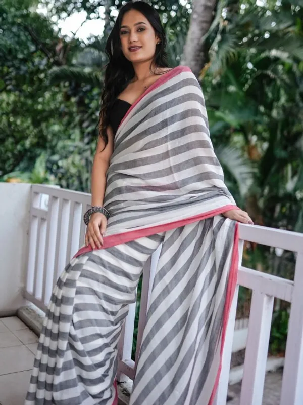 Traditional_Linen_Cotton_Saree_–_Perfect_for_Daily_&_Festive_Wear_–_Soft_&_Lightweight