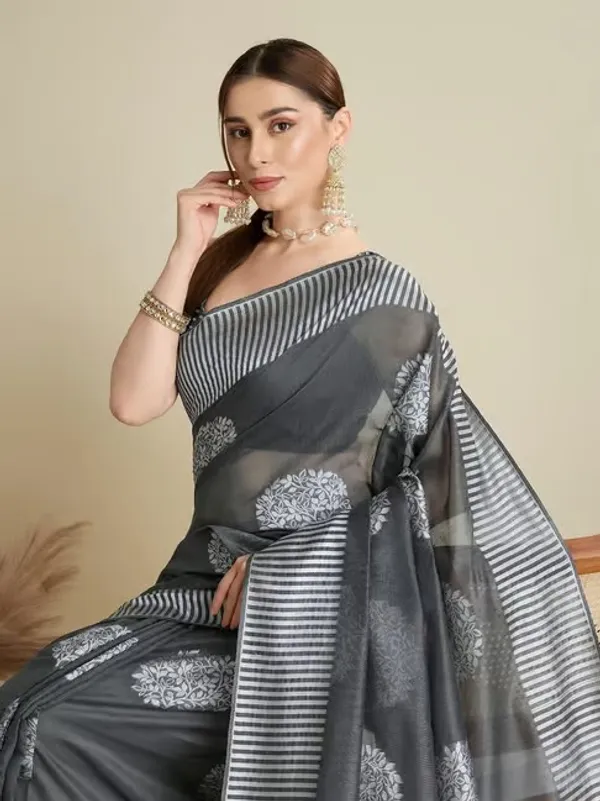 Traditional_Linen_Cotton_Saree_–_Perfect_for_Daily_&_Festive_Wear_–_Soft_&_Lightweight