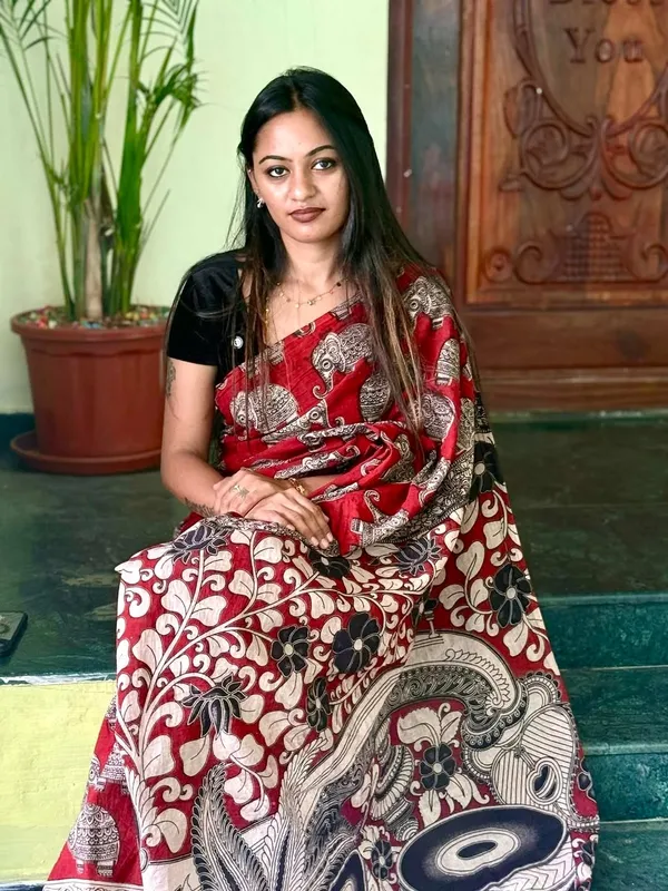 Traditional_Linen_Cotton_Saree_–_Perfect_for_Daily_&_Festive_Wear_–_Soft_&_Lightweight