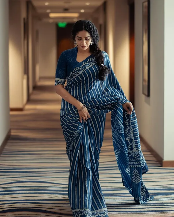 Traditional_Linen_Cotton_Saree_–_Perfect_for_Daily_&_Festive_Wear_–_Soft_&_Lightweight