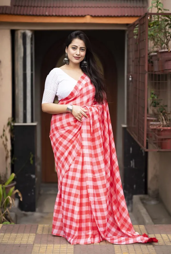 Traditional_Linen_Cotton_Saree_–_Perfect_for_Daily_&_Festive_Wear_–_Soft_&_Lightweight