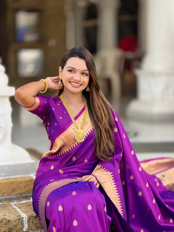 Magenta_Soft_Pethani_Silk_Saree_With_Zari_Weaving_Motifs_Design_And_Meenakari_Weaving_Rich_Pallu_With_Meenakari_Weaving_Munia_Border_And_Tassels_Attached_At_Pallu_End_Blouse_For_Women